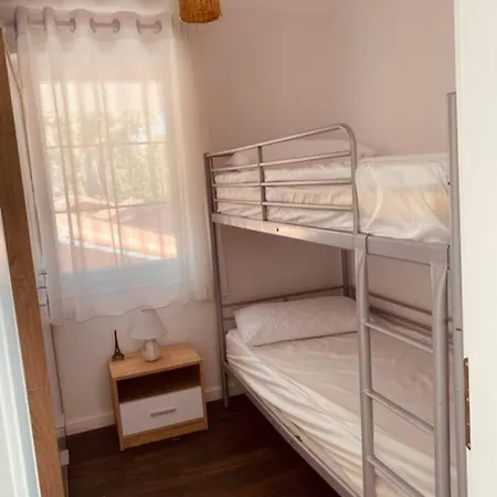 Lemon Garden White Apartment *