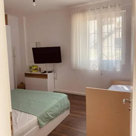Apartment Lemon Garden White